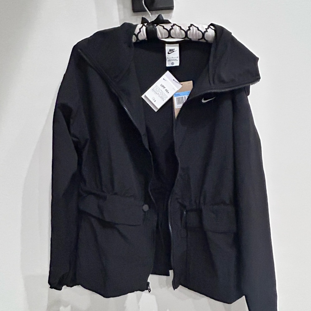 Nike Black Utility Jacket with Modern Design